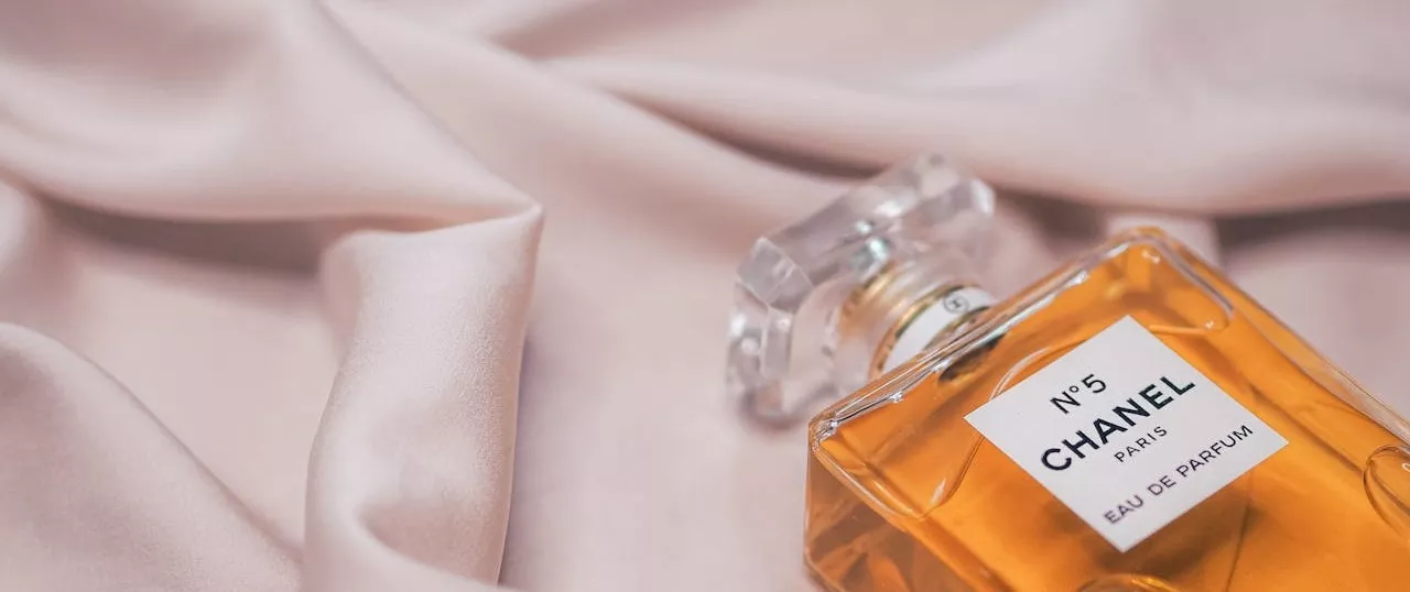 Jak rozpoznać oryginalne perfumy? Poradnik dla kupujących